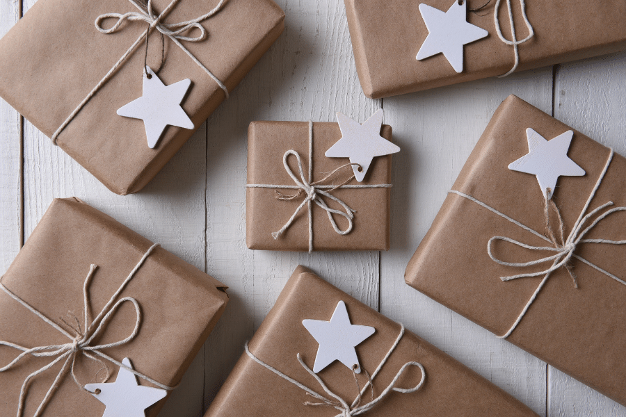 make cash for christmas by wrapping presents