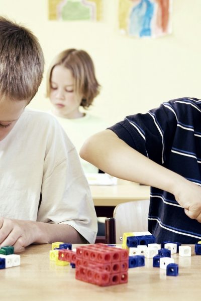 building at free virtual summer camps
