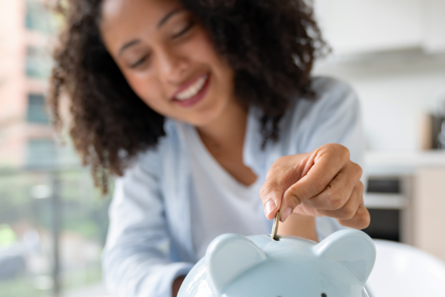  woman completing a no spend saving money challenge